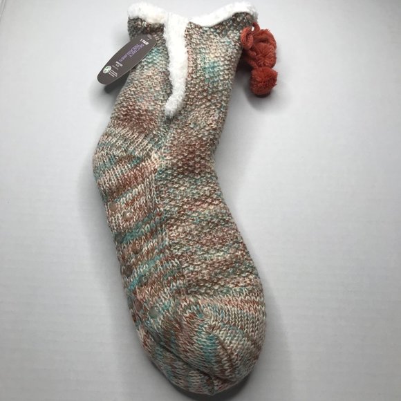 Secret Treasures Accessories - Secret Treasures Women's No Slip Slipper Sock Beige W/Tassels Size 4-10 New